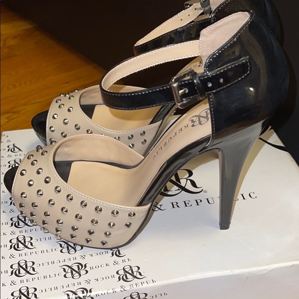 Spike front black & beige heels